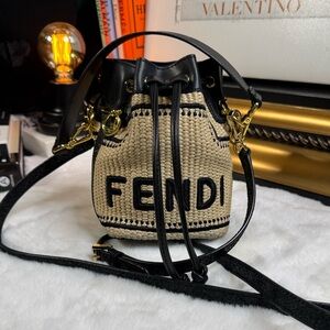 Straw Fendi Logo Crochet Mini Mon Tresor Bucket Bag Naturale Black
